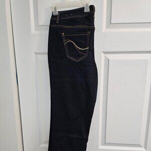 LANE BRYANT: Genius Fit Crop Jeans.